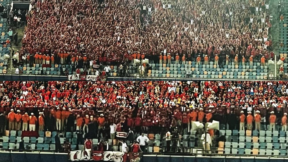 الجماهير الودادية حاضرة بملعب القاهرة الدولي لمساندة فريقها أمام الأهلي