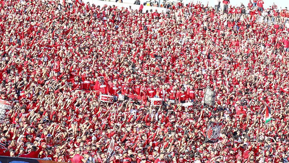 والي جهة سوس ماسة يقرر منع تنقل جماهير الوداد إلى أكادير لحضور مباراة الحسنية