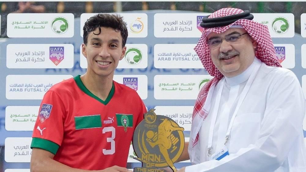 كأس العرب لـ"الفوتسال"/ أنس العيان يحقق جائزة "أفضل لاعب" في مباراة المغرب وليبيا