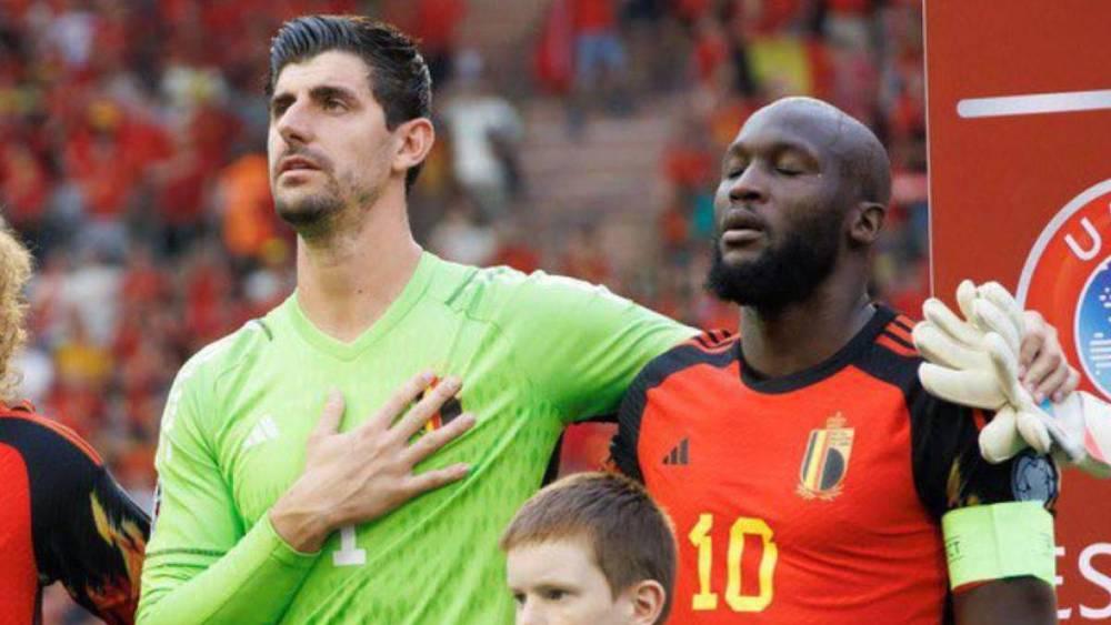 كورتوا يرد على مدربه: "فوجئت بما قاله وكيف قام بكشف ما دار بيننا.. غادرت المعسكر بسبب مشكلة في الركبة"