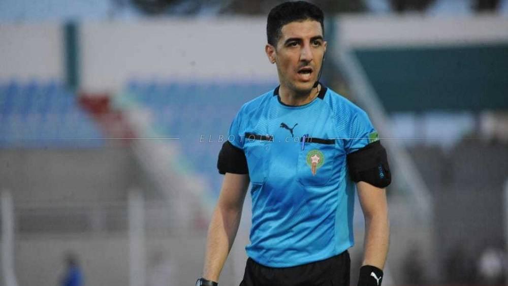 الحكم هشام التمسماني يقود مباراة "القمة" بين اتحاد طنجة والجيش الملكي