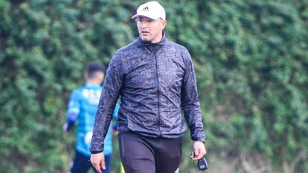 الدفاع الحسني الجديدي يستقر على تعيين عبد الكريم الجيناني مدربا جديدا للفريق