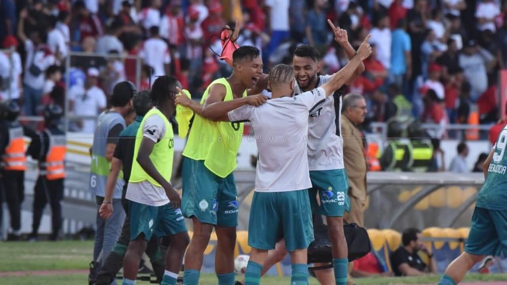 لاعبو الرجاء يتوصلون بمنحة مالية قدرها 3 ملايين سنتيم بعد الفوز على الوداد وبلوغ نهائي كأس العرش