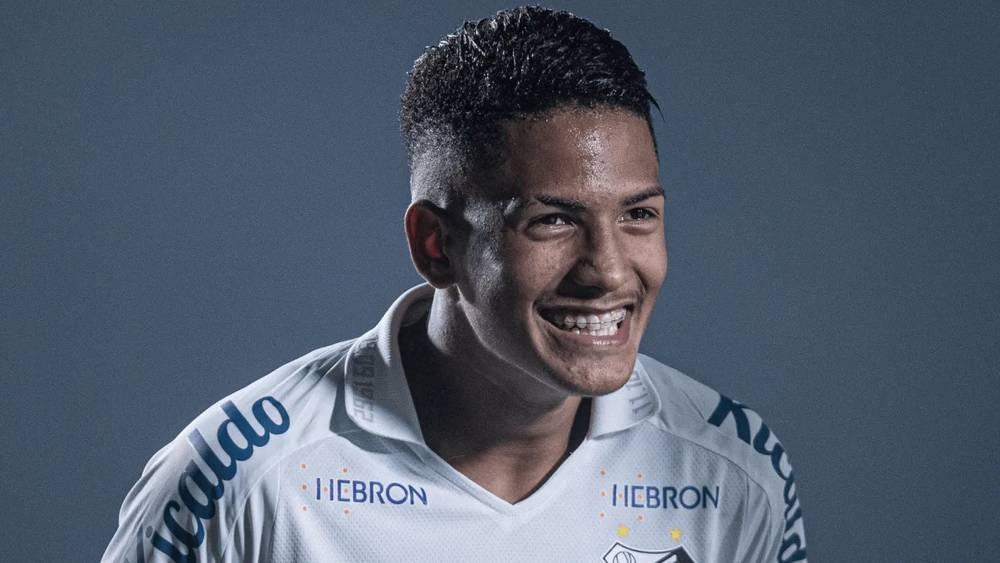 رسميا/ تشيلسي يتعاقد مع الشاب البرازيلي أنجيلو جابرييل (18 سنة) قادما من سانتوس