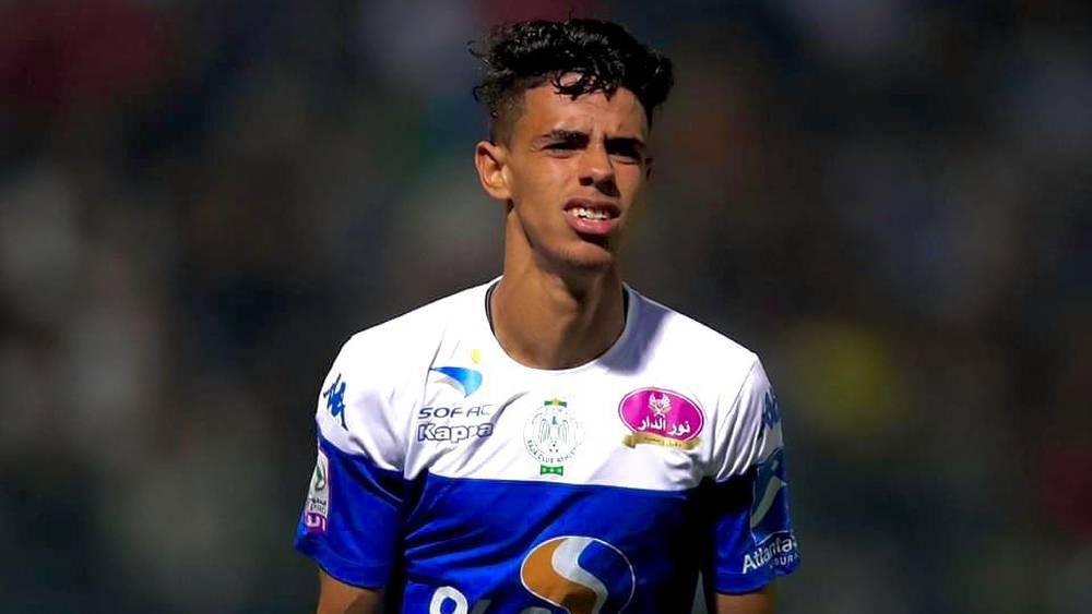 عبد الله فرح يعود إلى صفوف الرجاء بعد انتهاء إعارته للدفاع الجديدي