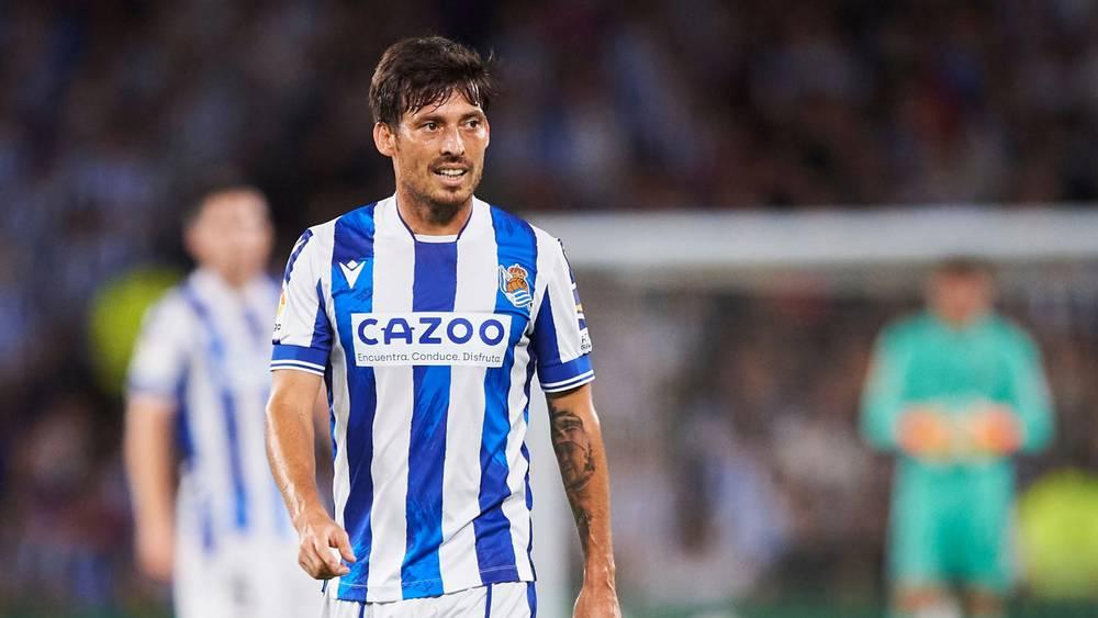 رسميا/ "شكرا كرة القدم".. دافيد سيلفا يعلن اعتزاله كرة القدم بعد تعرضه لإصابة خطيرة