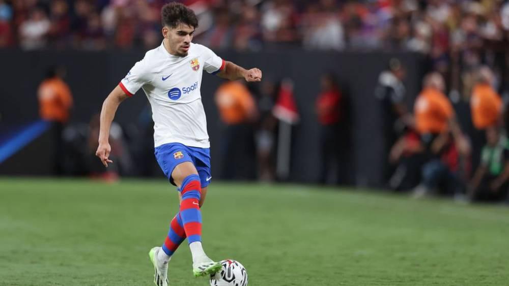 "موندو ديبورتيفو"/ الزلزولي يقنع تشافي بالبقاء في برشلونة