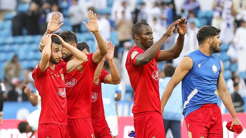 رمزي يمنح لاعبي الوداد 5 أيام راحة بعد العودة من السعودية