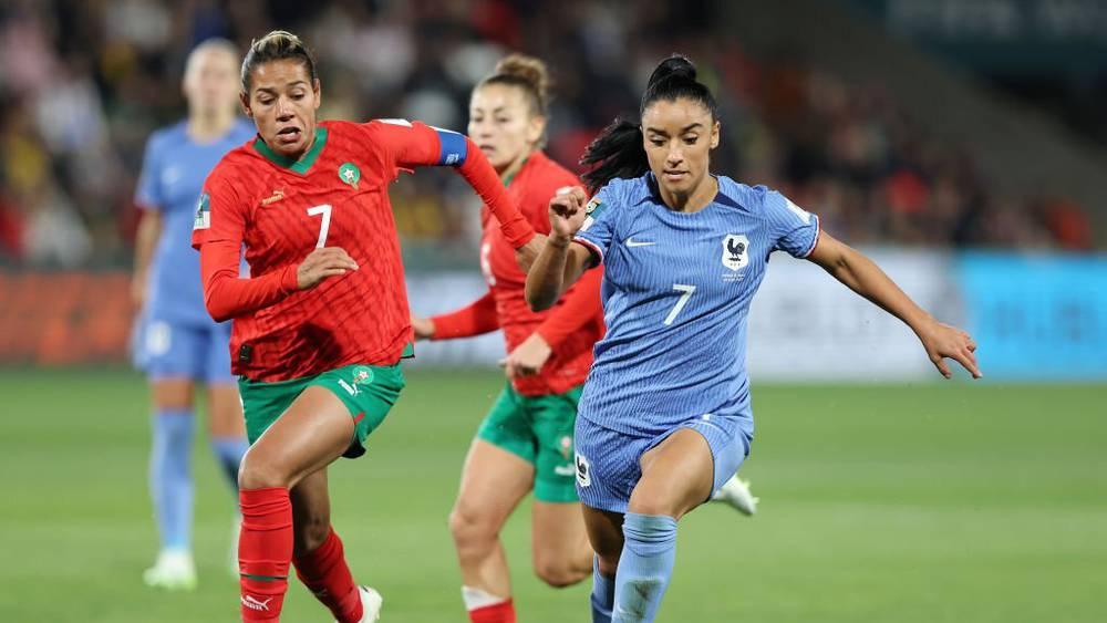 قرشاوي: "خضت مواجهة المغرب بمشاعر خاصة.. أنا فخورة بأصولي ومسرورة بما بلغته الكرة النسوية في المملكة"