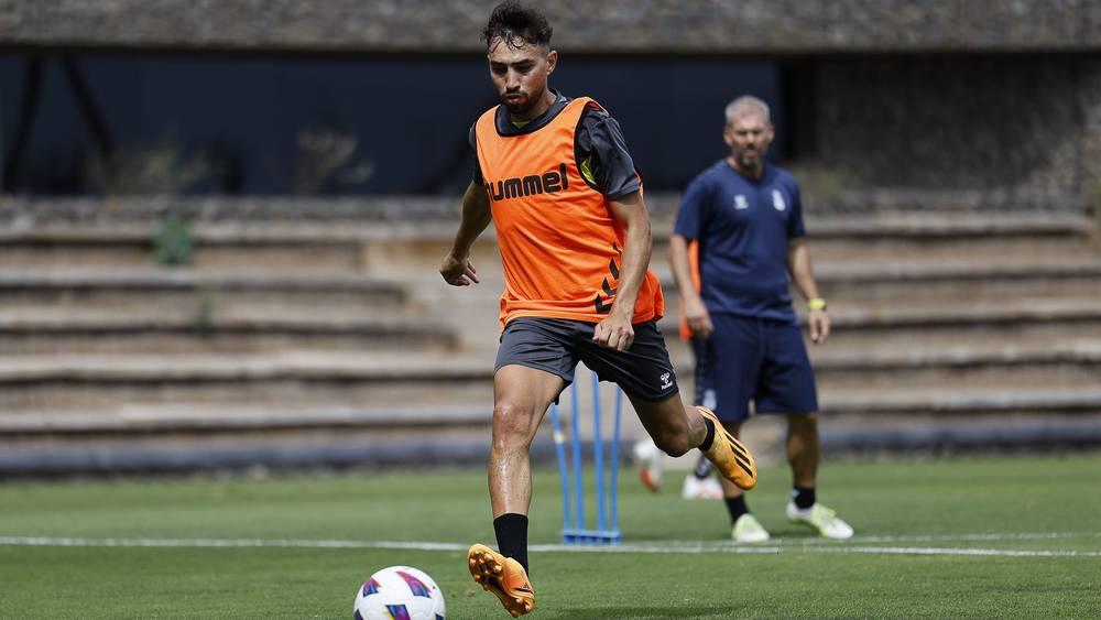 الحدادي: "انضمامي لنادي لاس بالماس أسرع طريقة من أجل العودة لصفوف المنتخب المغربي"