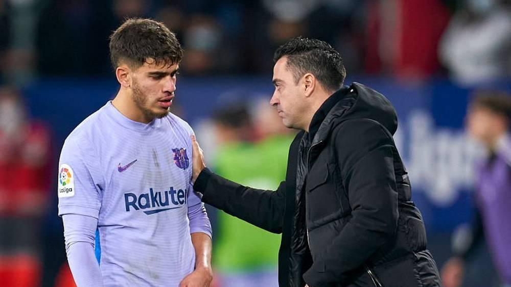 "سبورت"/ تشافي يقتنع بمؤهلات الزلزولي ويقرر الاحتفاظ به في الموسم الجديد