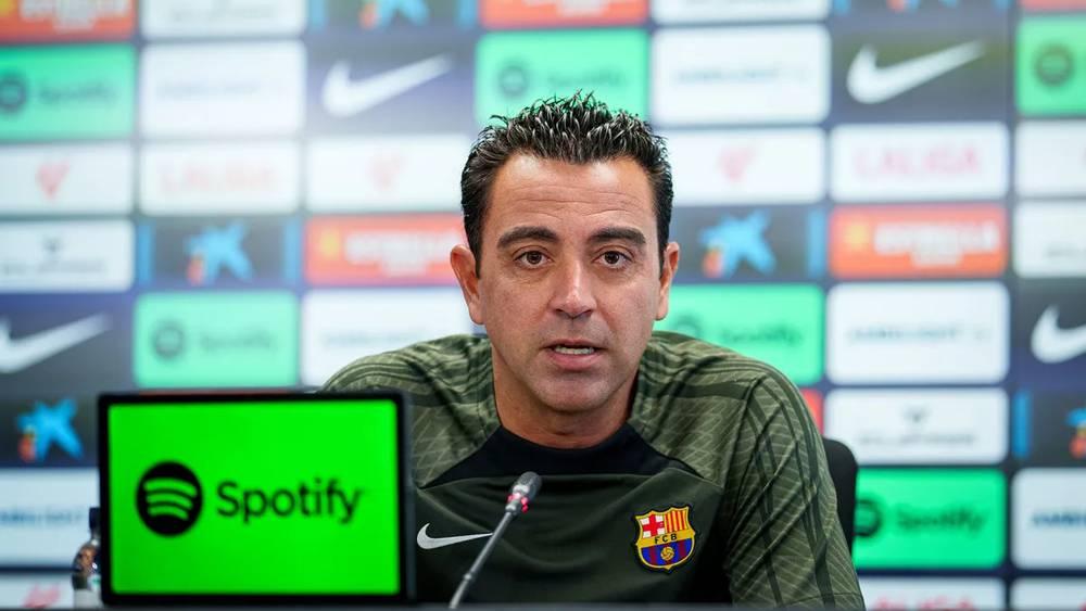 تشافي: "سمعت غوارديولا يشتكي وأنا أتفق معه"