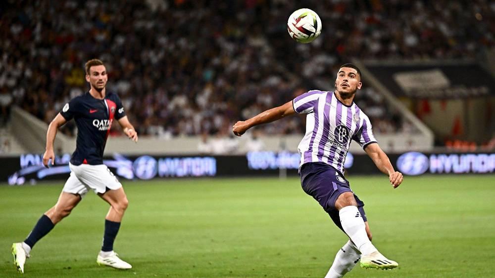 أبو خلال يقود تولوز للتعادل أمام باريس سان جيرمان (1-1) بمشاركة حكيمي كأساسي وبكراوي كاحتياطي