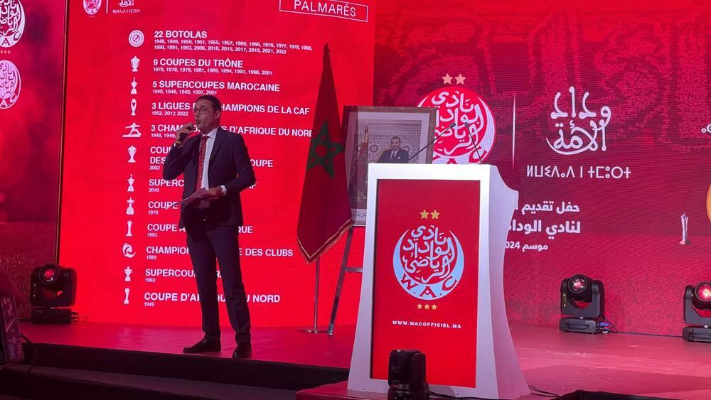 في تجربة جديدة .. طلال ينجح في مهمة تقديم لاعبي الوداد الجدد والطاقم التقني لوسائل الإعلام