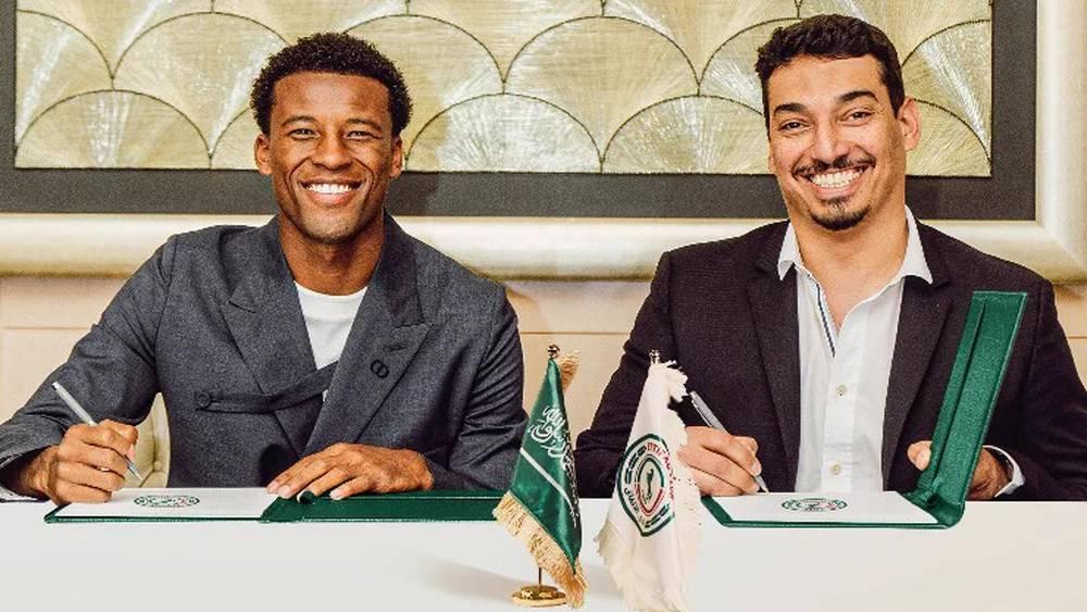 رسميا/ الاتفاق السعودي يضم الهولندي فينالدوم لـ3 مواسم قادما من باريس سان جيرمان