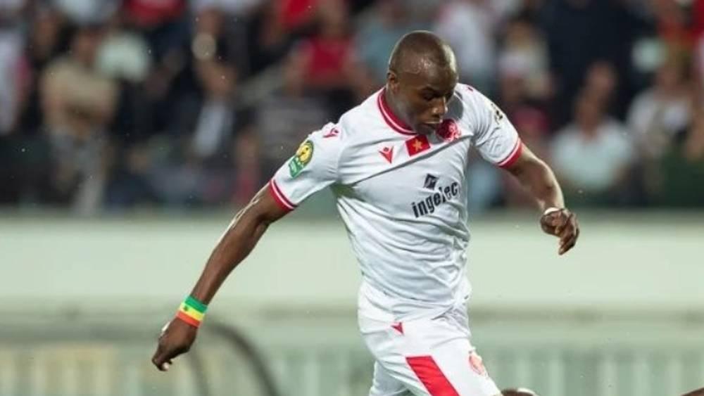 صامبو حاضر رفقة الوداد أمام شباب المحمدية بعد فشل انتقاله إلى الدوري السعودي