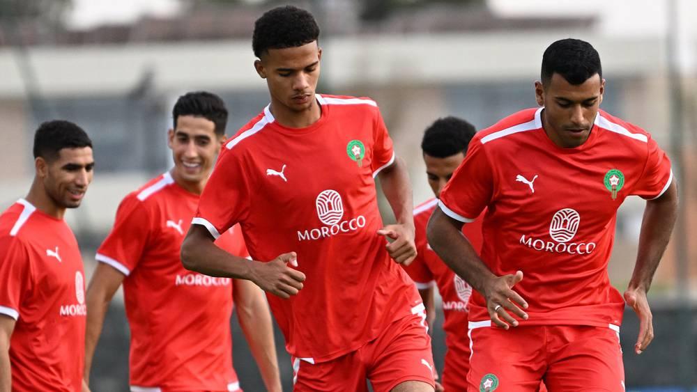 Mountakhab - Les Lions s'entraînent avec "Maroc, Terre de Lumière"