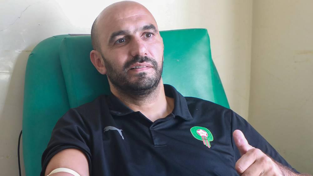 الركراكي: "التبرع بالدم أقل ما يمكننا فعله.. إنه حداد وطني ونحن كمغاربة سنظل متضامنين معا"