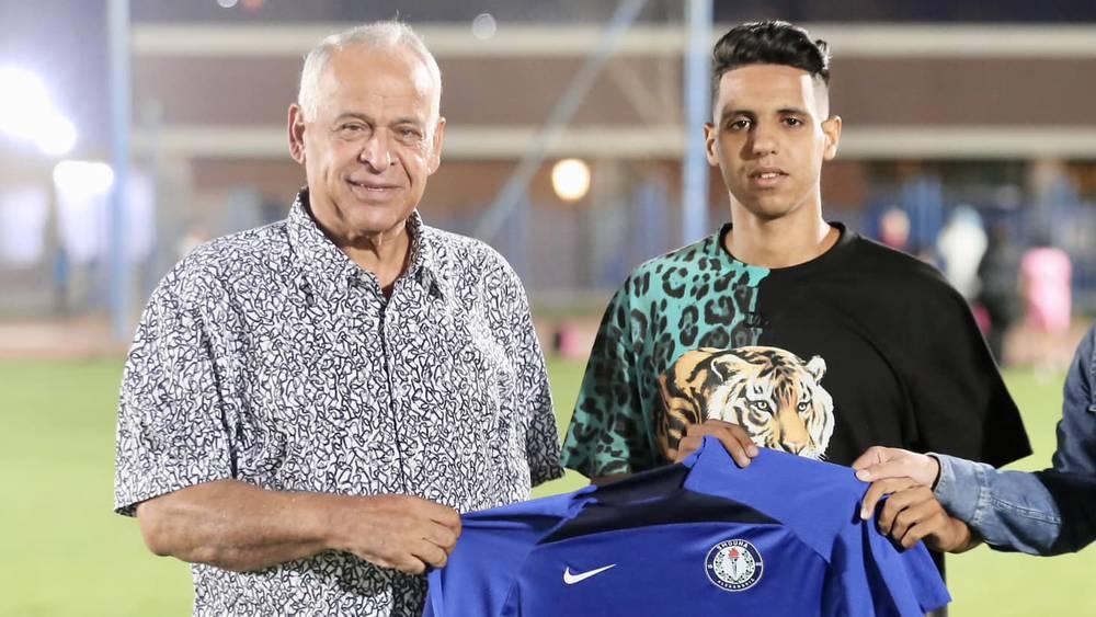 رسميا/ سموحة المصري يتعاقد مع اللاعب المغربي لحسن دحدوح