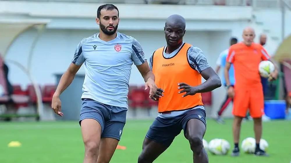 اتحاد العاصمة يواصل استعداداته لمواجهة الفتح بإجراء حصة تدريبية جديدة قبل السفر إلى المغرب غدا الأربعاء