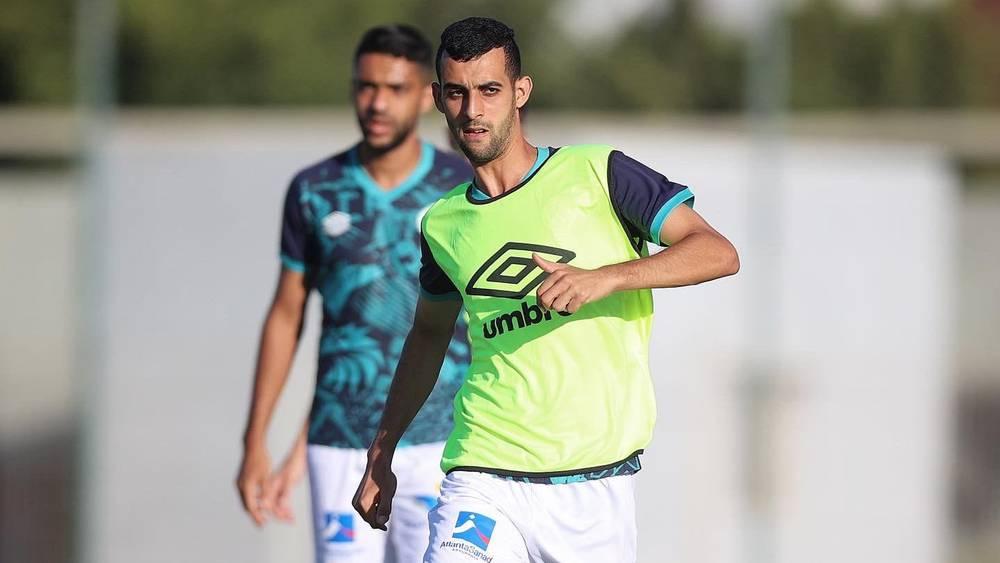 الرجاء يفقد خدمات بلعمري أمام اتحاد تواركة بسبب إصابته في التداريب