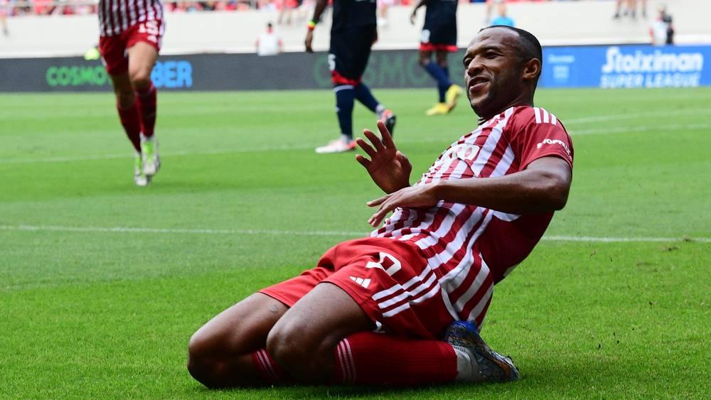 الكعبي يواصل تألقه رفقة أولمبياكوس ويسجل الهدف الأول لفريقه أمام كيفيسياس بالدوري اليوناني