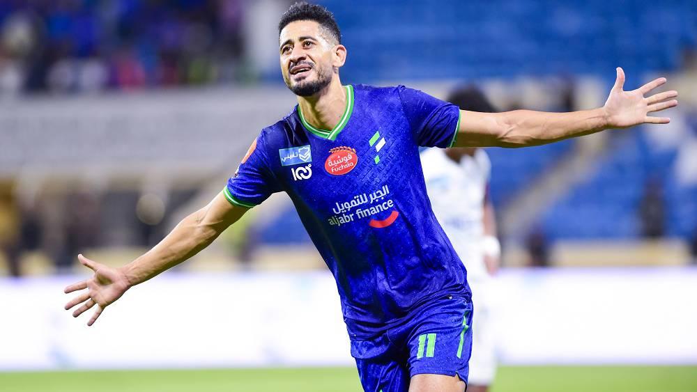 الفتح السعودي يعلن استدعاء مراد باتنا للمنتخب المغربي