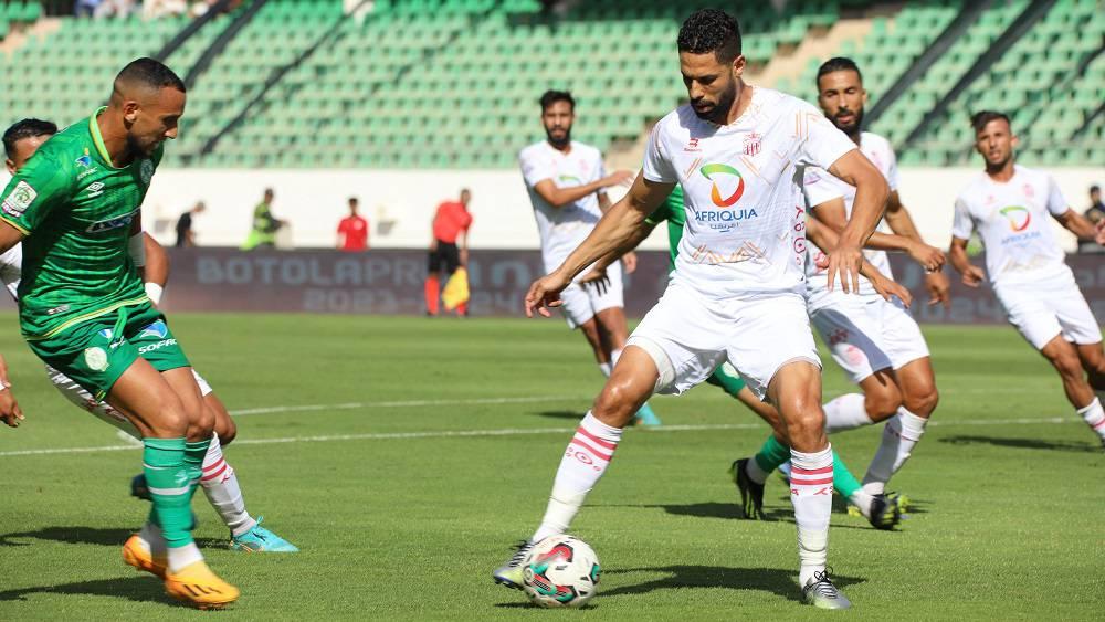 البطولة الاحترافية/ التعادل الإيجابي يحسم مواجهة حسنية أكادير وضيفه الرجاء الرياضي (1-1)