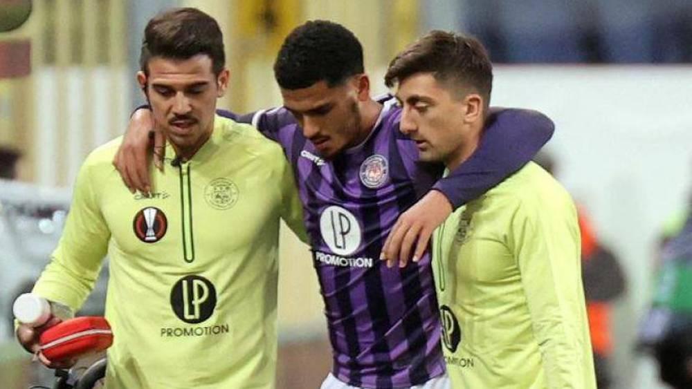 مدرب تولوز: "أبو خلال لاعب مهم للغاية بالنسبة لنا ونفتقده لكن الأهم حاليا هو تعافيه من الإصابة"