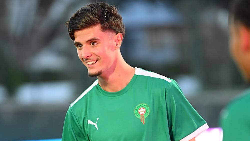 العزوزي: "كنت أحلم باللعب مع المنتخب المغربي منذ صغري وهدفنا الفوز بمبارتي كوت ديفوار وليبيريا"