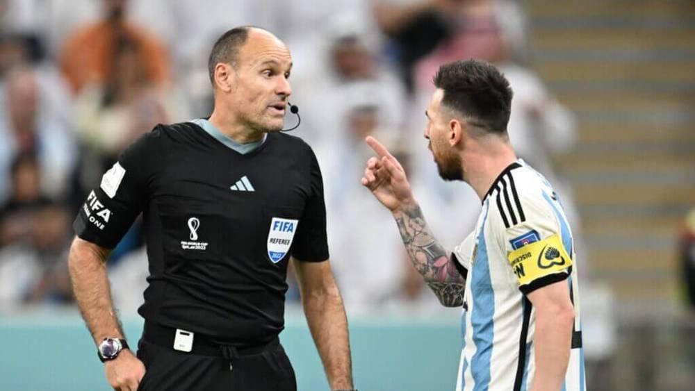 الحكم السابق ماتيو لاهوز يحصل على دعم كبير لخلافة روبياليس في رئاسة الاتحاد الإسباني