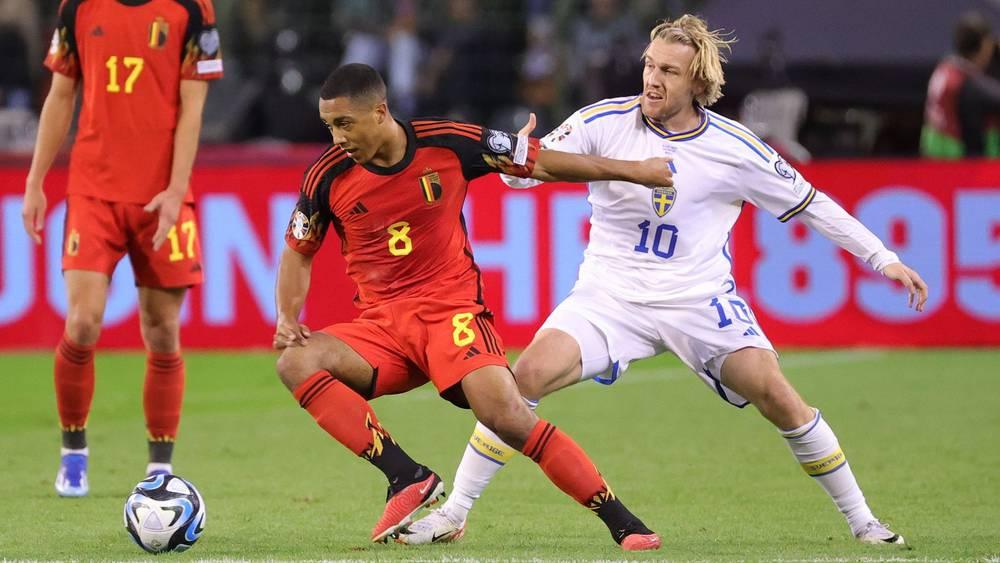 رسميا/ "يويفا" يقرر عدم إكمال مباراة بلجيكا ضد السويد واعتماد نتيجة الشوط الأول (1-1)