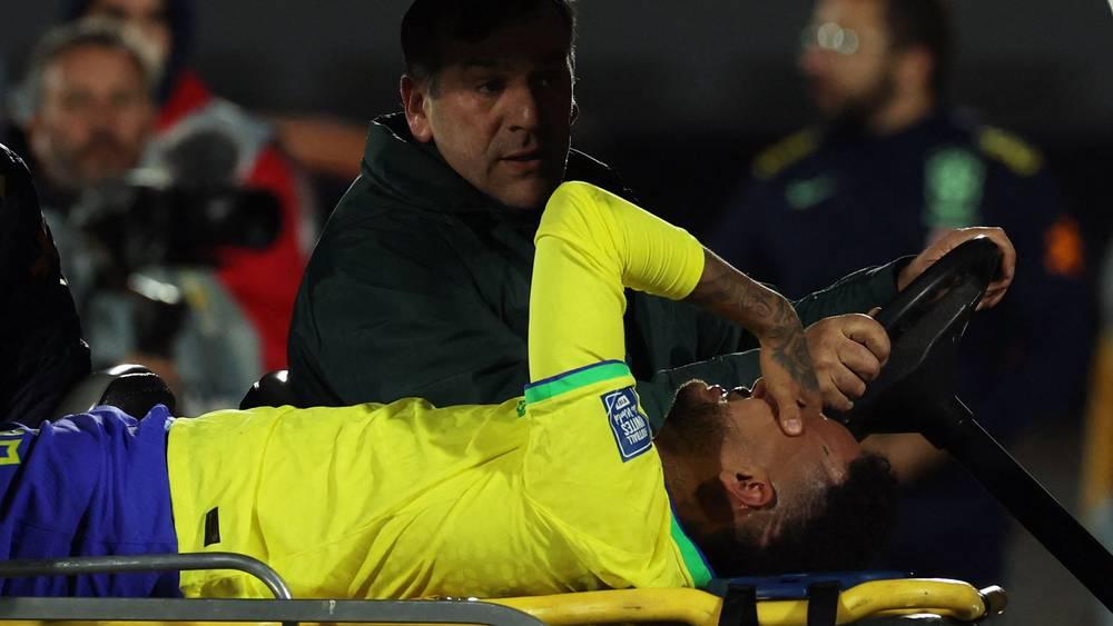 نيمار: "إنها أسوأ لحظة في حياتي.. ليس سهلا أن تصاب بعد 4 أشهر من إجراء عملية جراحية"