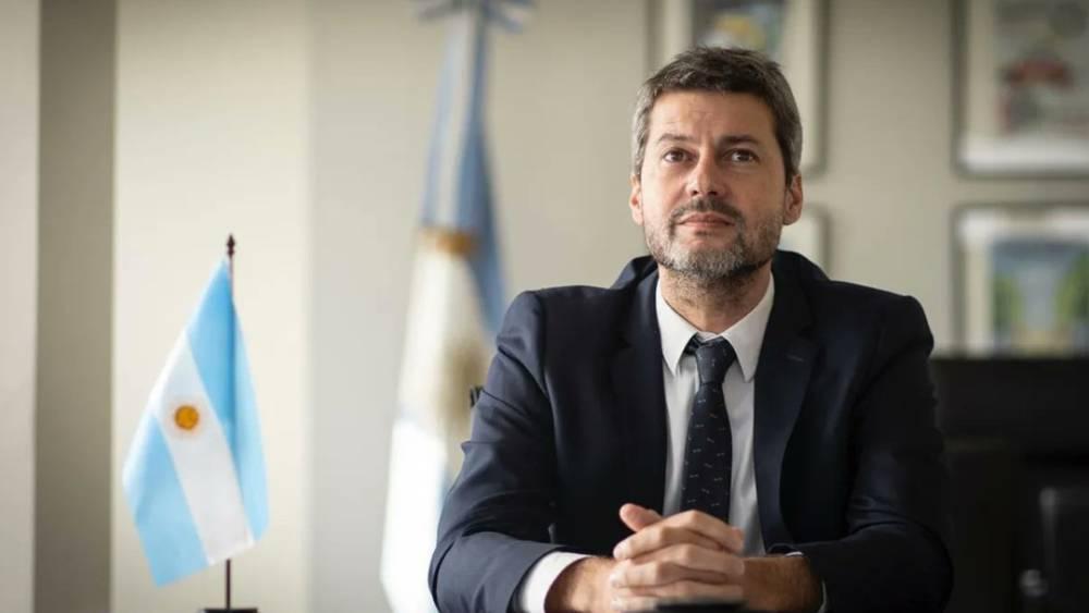 وزير الرياضة الأرجنتيني: "سنتحدث مع رئيس اتحاد أمريكا الجنوبية لتنظيم المزيد من المباريات في كأس العالم 2030"