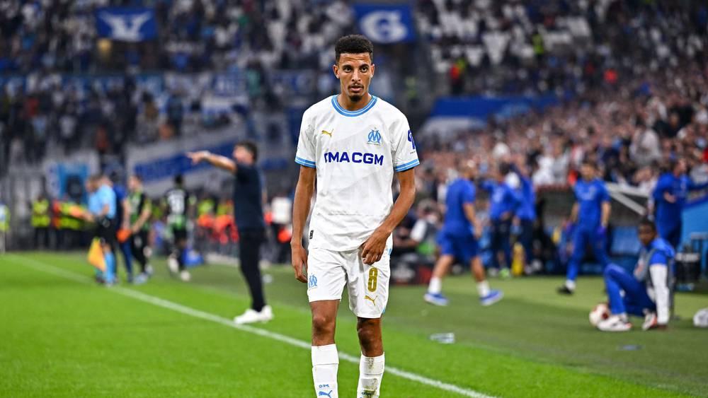 أوناحي يواصل الغياب عن قائمة أولمبيك مارسيليا بسبب إصابته على مستوى الظهر