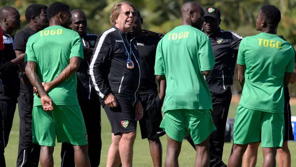 كلود لوروا: "كنت أسمح للاعبين بزيارة المشعوذين لأن ذلك يدخل ضمن ثقافتهم"