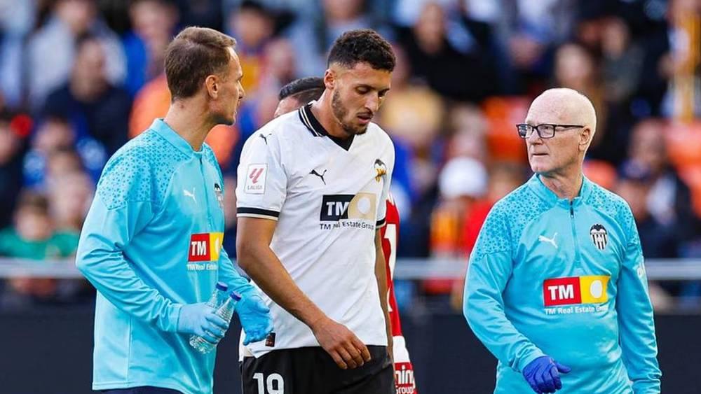 فالنسيا يؤكد تعرض أملاح لإصابة عضلية وعودته مرتقبة بعد فترة التوقف الدولي المقبلة