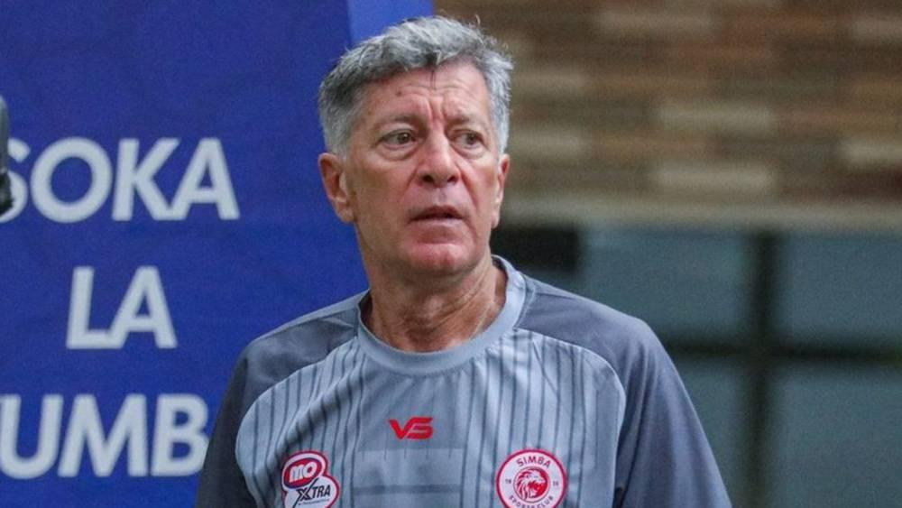 خصم الوداد في عصبة الأبطال.. سيمبا التنزاني يعلن فسخ عقد مدربه البرازيلي روبيرتينهو