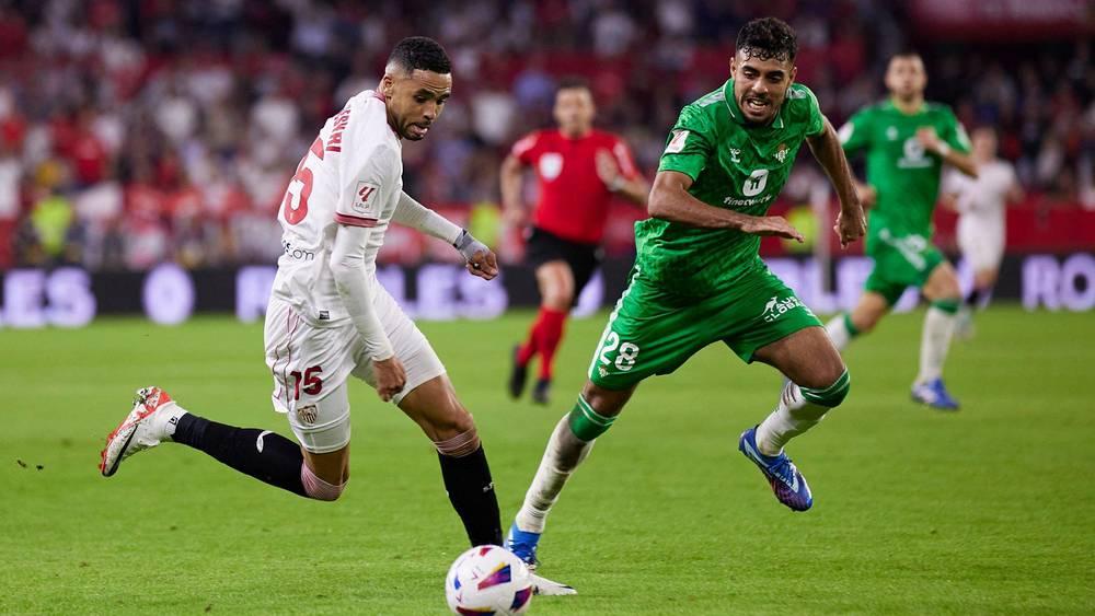 التعادل يسيطر على ديربي إشبيلية في "الليغا" بمشاركة "الثلاثي المغربي"