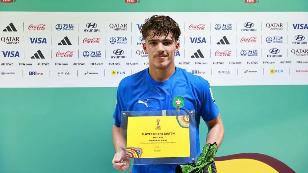 "الفيفا" تختار الحارس طه بنغوزيل "رجلا" لمواجهة المنتخب المغربي وإيران في ثمن نهائي مونديال تحت 17 سنة