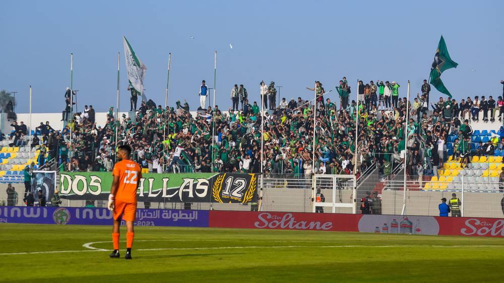 هيئة الانضباط تصدر عقوبات تجاه بعض أندية القسم الثاني أبرزها تغريم الدفاع الجديدي 18 ألف و750 درهما بسبب الشهب الاصطناعية