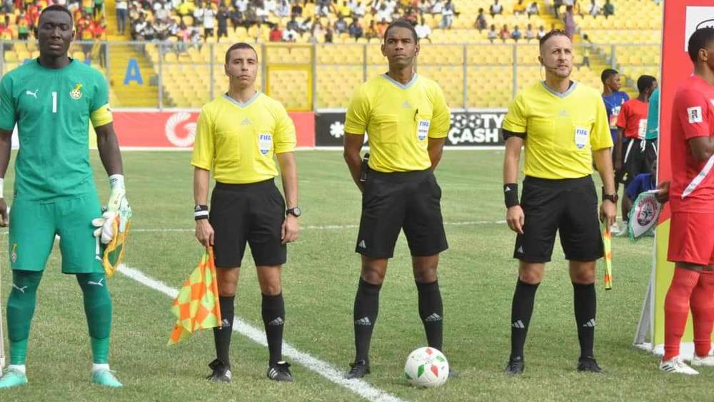 كأس الكونفدرالية/ تعيين طاقم تحكيم مغربي بقيادة سمير الكزاز لقيادة مواجهة دريمز الغاني وبيتروليوس الأنغولي