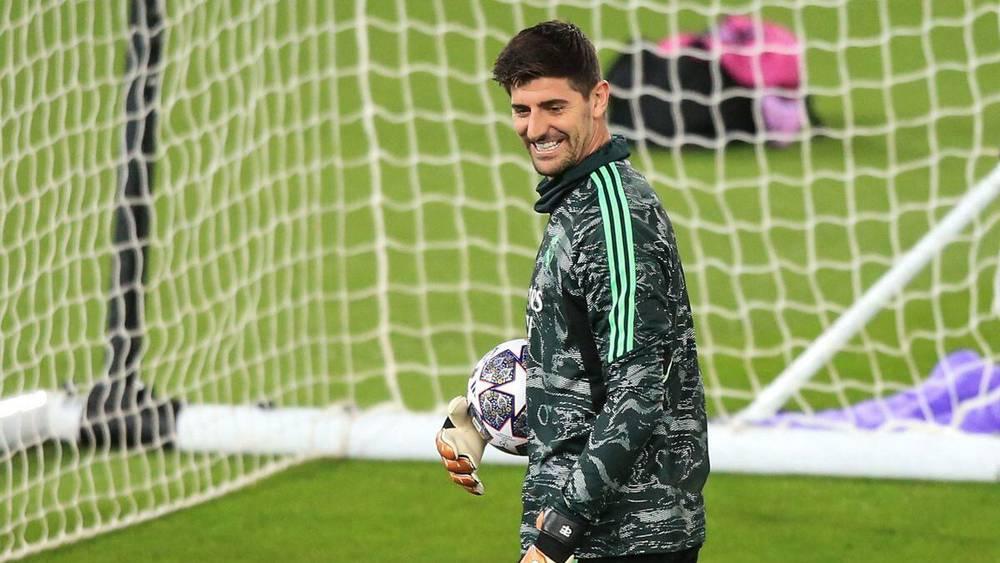 كورتوا: "لن أصبح مدربا بعد الاعتزال لأن زوجتي ستطردني من المنزل"