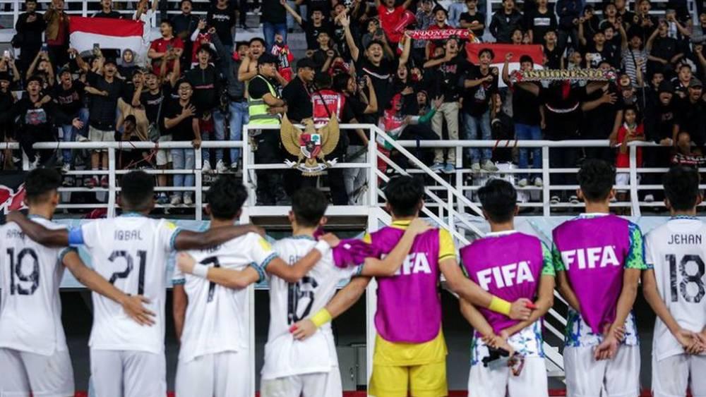 طبيب منتخب إندونيسيا تحت 17 سنة: "لاعبونا يتعرضون للتنمر والمضايقات منذ إقصائنا أمام المغرب في كأس العالم وهذا أمر خطير"