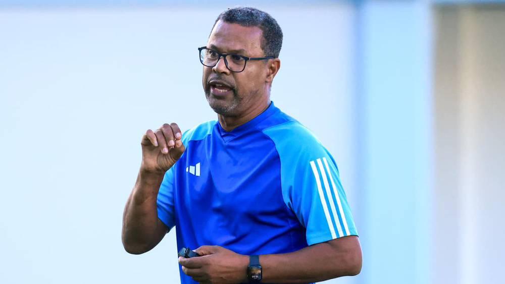 بسبب سوء النتائج.. السويحلي الليبي يفسخ عقد المدرب التونسي لسعد الشابي