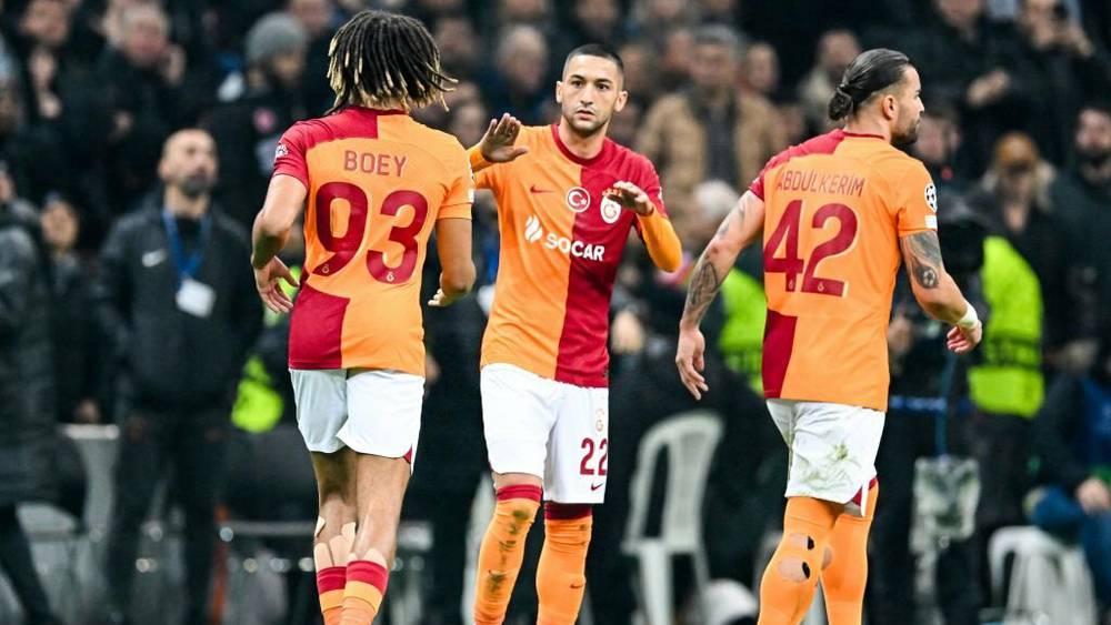 دوري أبطال أوروبا/ زياش يسجل هدفين ويصنع آخر ويقود غلطة سراي للتعادل أمام مانشستر يونايتد (3-3)