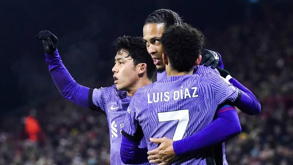 ليفربول يواصل ملاحقة أرسنال في الدوري الإنجليزي