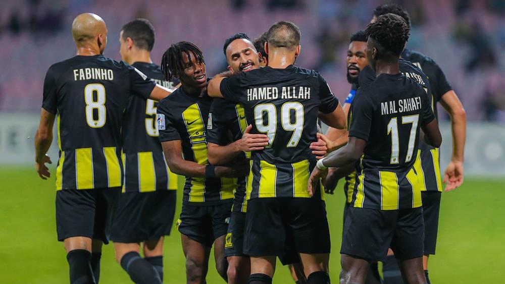 دوري "روشن" السعودي/ حمد الله يسجل هدفا في هزيمة الاتحاد أمام ضمك (1-3)