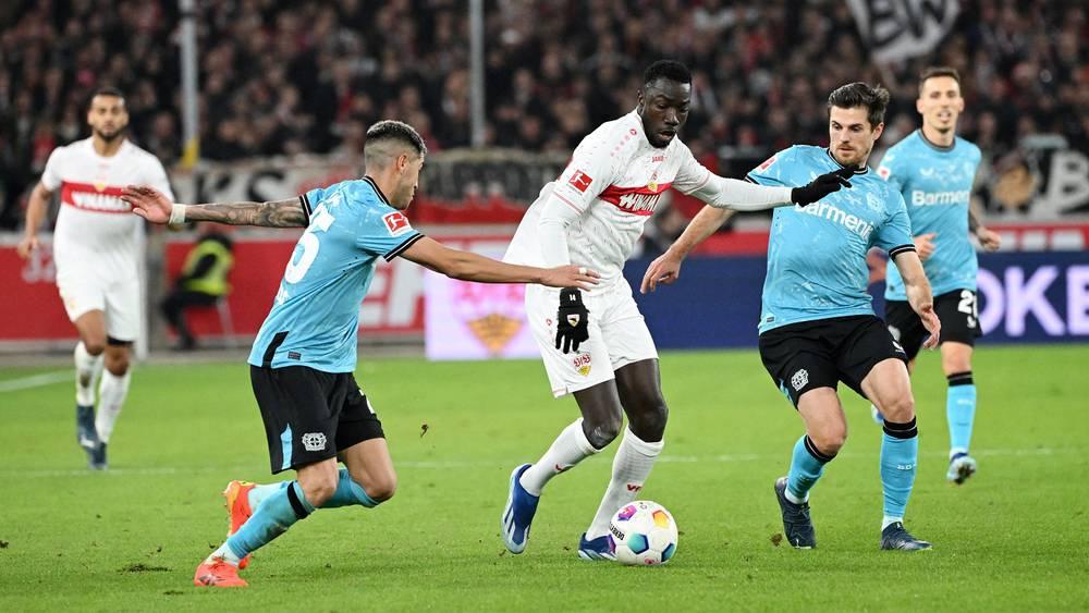 باير ليفركوزن يهدر فرصة التحليق بعيدا بقمة "البونديسليغا"