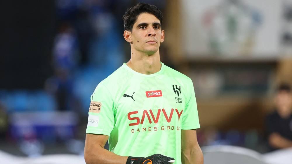 بونو أساسي في مواجهة الهلال السعودي أمام التعاون وغيابه عن حفل جوائز "الكاف" أصبح مؤكدا